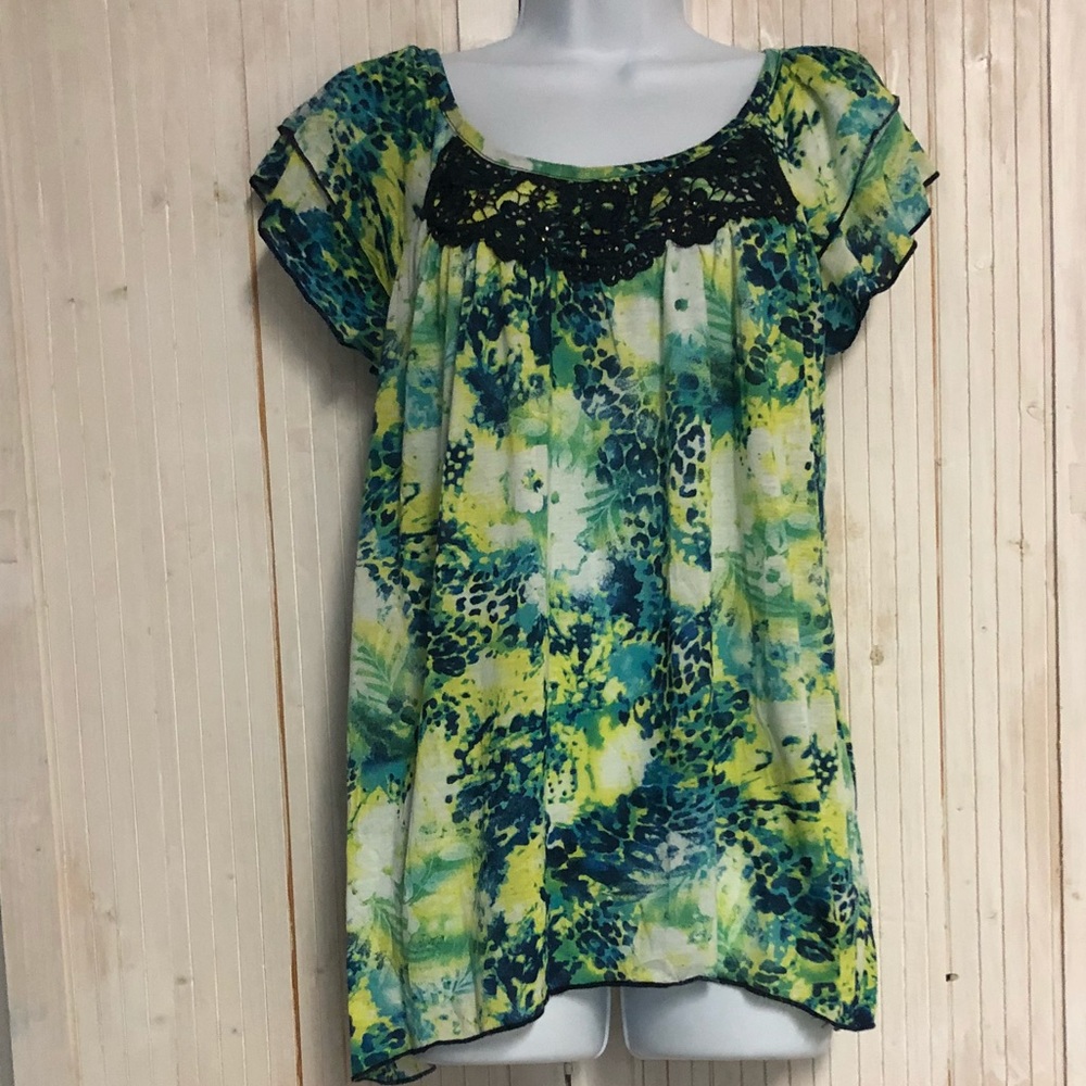 BoGo Inspire Short Sleeve Petite Blouse